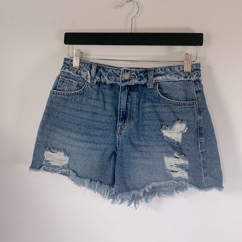 Chelsea & Violet Summer Distressed Frayed Women’s Size 26 Blue Jean Denim Shorts